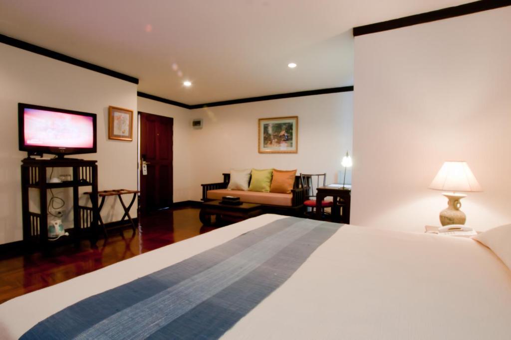 Cucumber Inn Suite Паттая Екстер'єр фото
