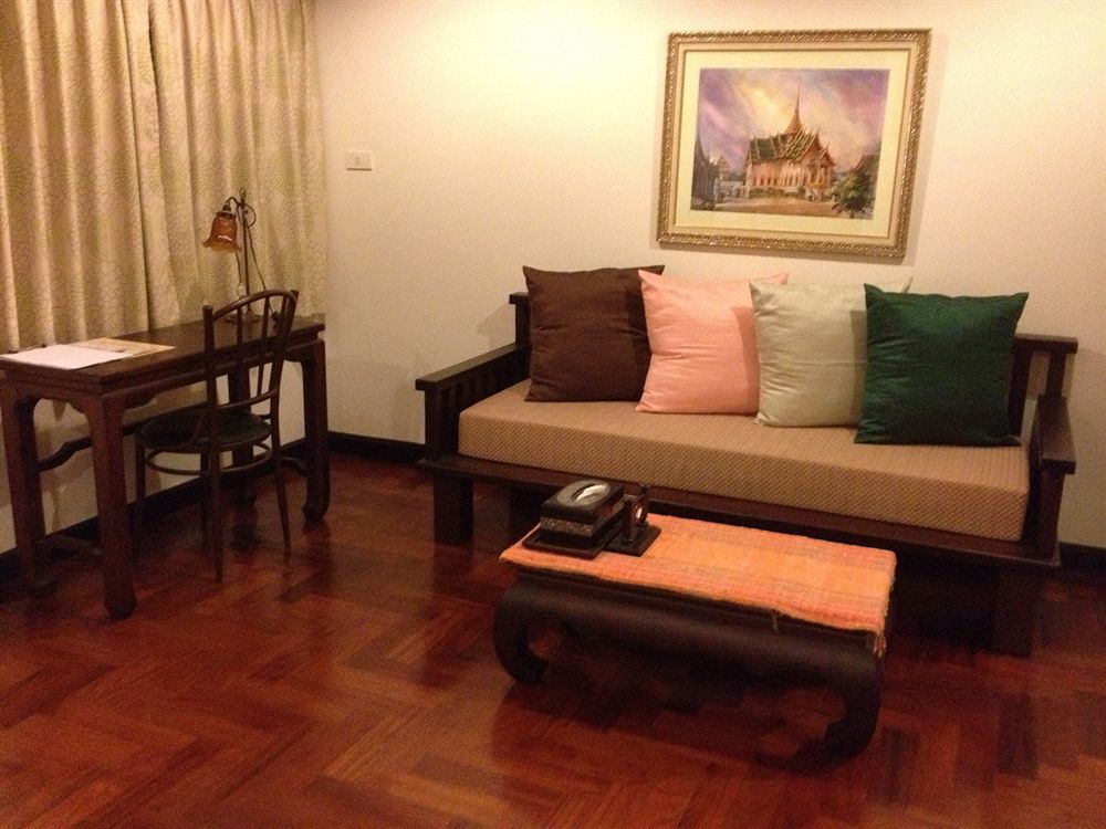 Cucumber Inn Suite Паттая Екстер'єр фото