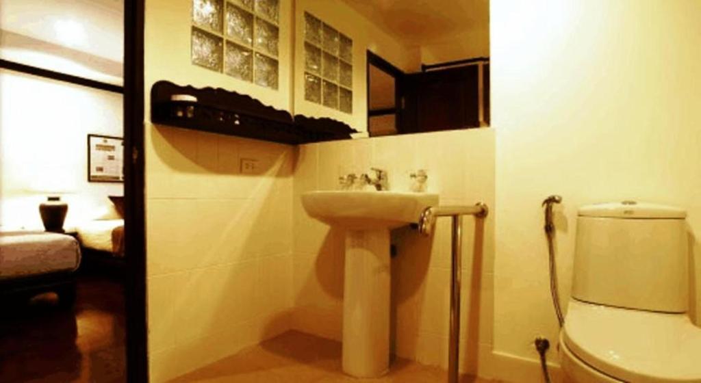 Cucumber Inn Suite Паттая Номер фото