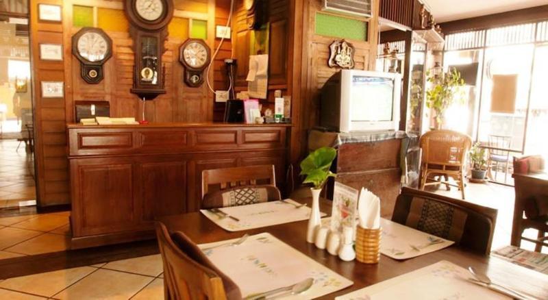 Cucumber Inn Suite Паттая Екстер'єр фото